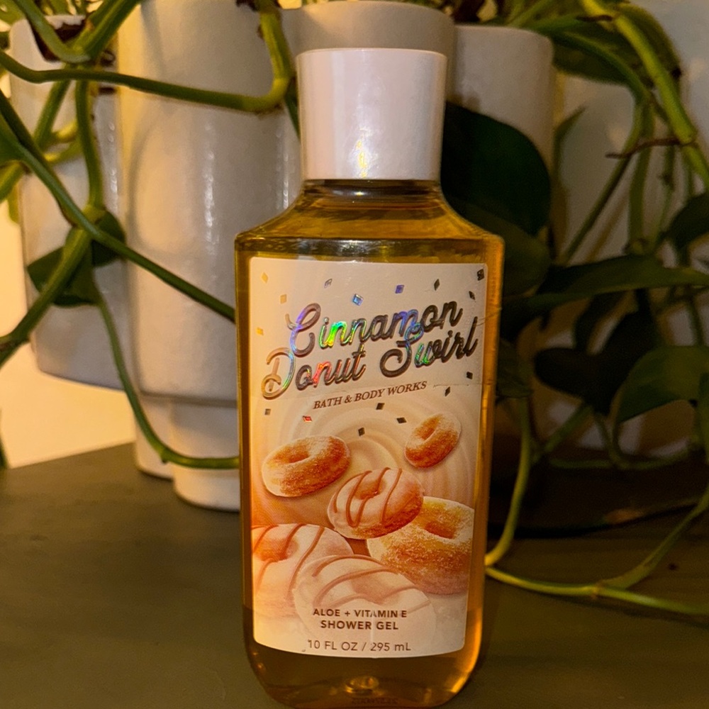 Bath & Body Works Cinnamon Donut Swirl Shower Gel - Picture 2 of 5